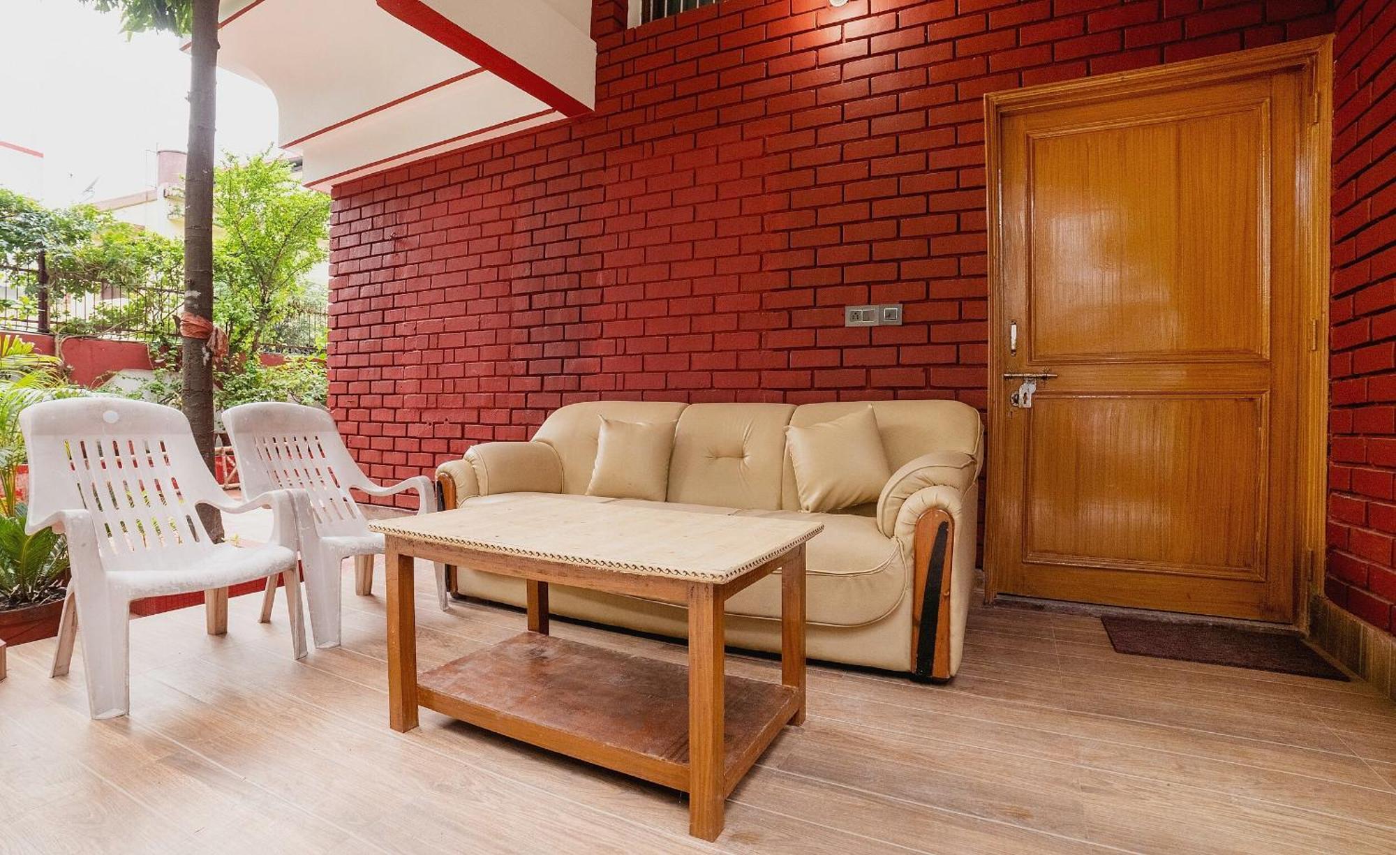 Hotel O Home Gautam Homestay Деградун Екстер'єр фото