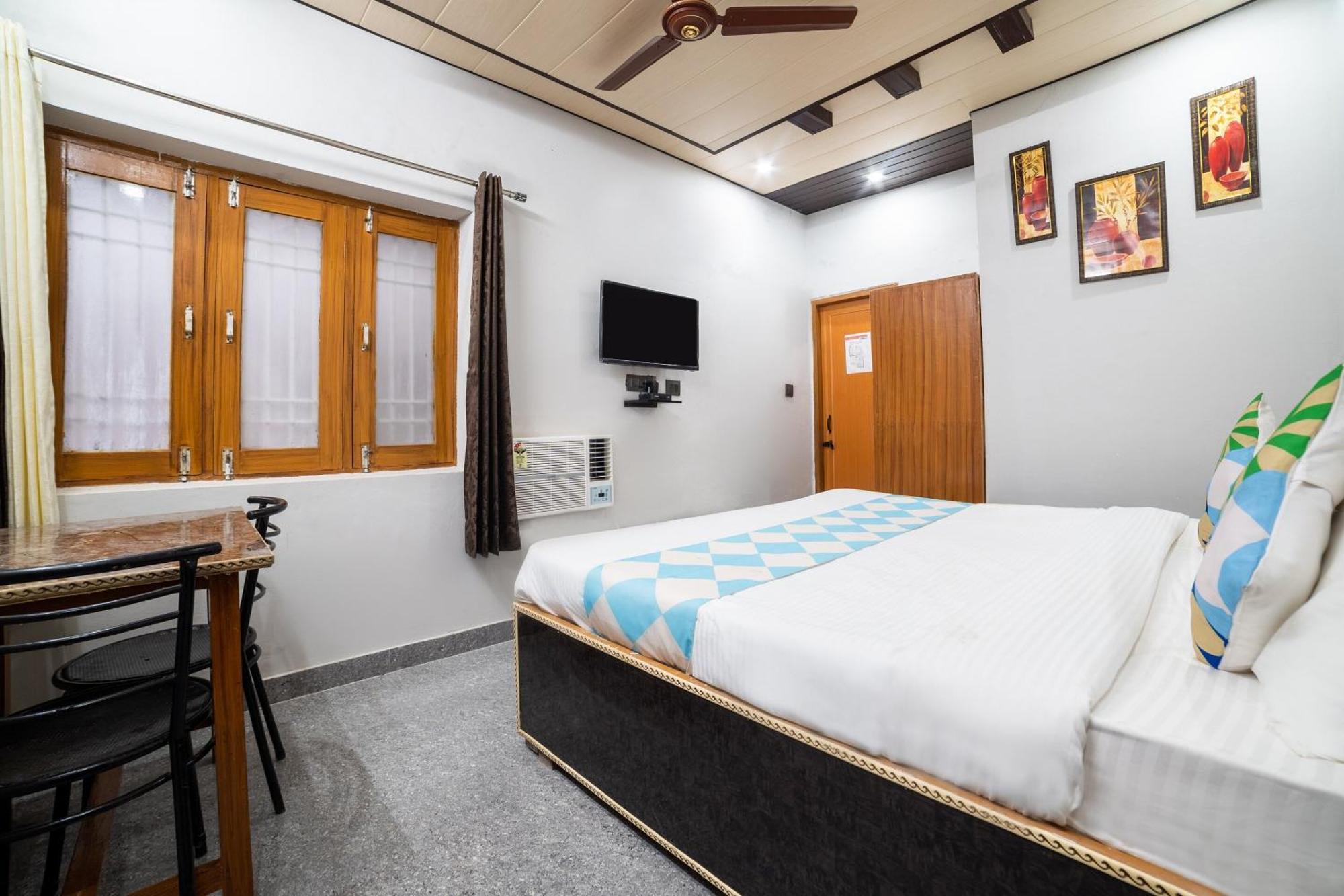 Hotel O Home Gautam Homestay Деградун Екстер'єр фото